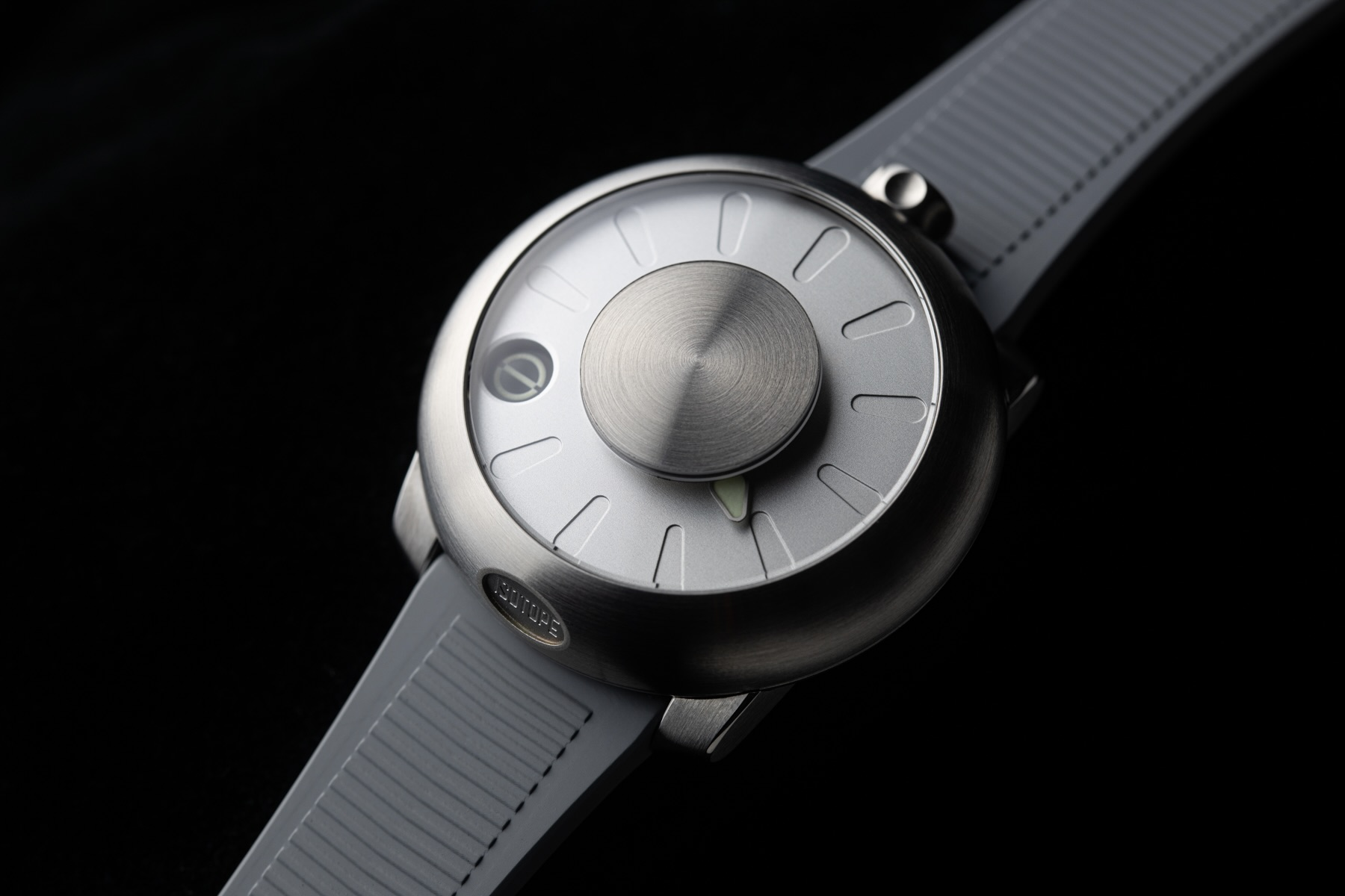 Isotope OVNI watch with a grey dial and strap